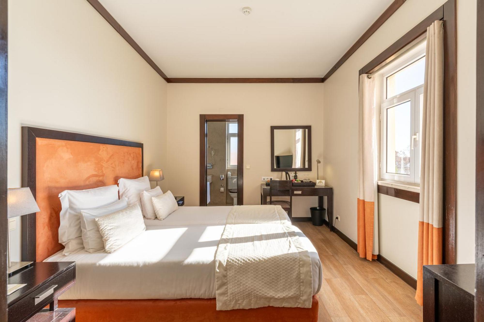 Hotel Inglaterra - Charme & Boutique Эшторил Экстерьер фото